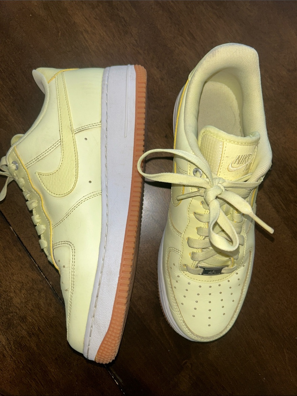 Nike Air Force 1 Pastel Yellow “Luminous Green” Women’s size9